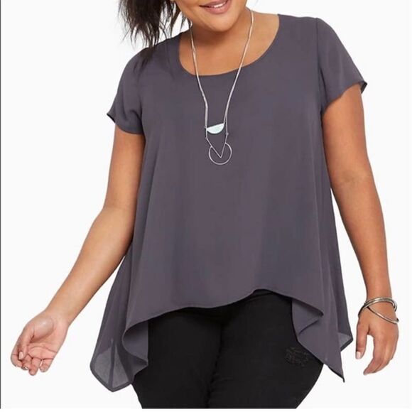 Torrid Charcoal Georgette Asymmetrical Shark Bite Gray Blouse Top ~ 1X - Picture 1 of 3